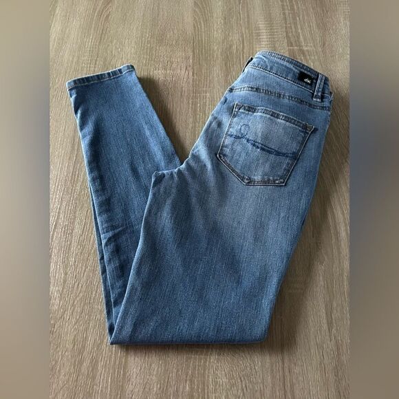 NWT … DEREK HEART “Size: 5” Skinny Mid Rise Jeans - Picture 1 of 9